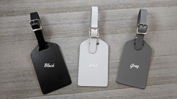 luggage tags and colors